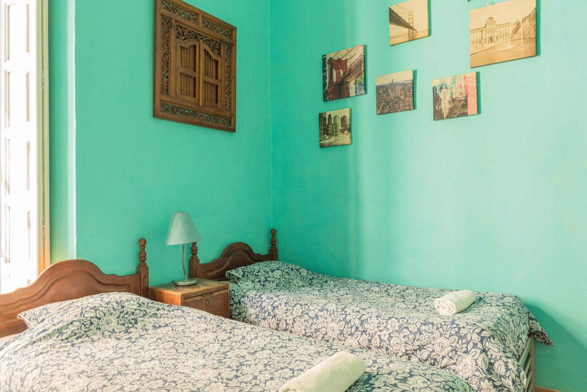 Private Rooms In Historic Building On The Square Màlaga Exteriér fotografie