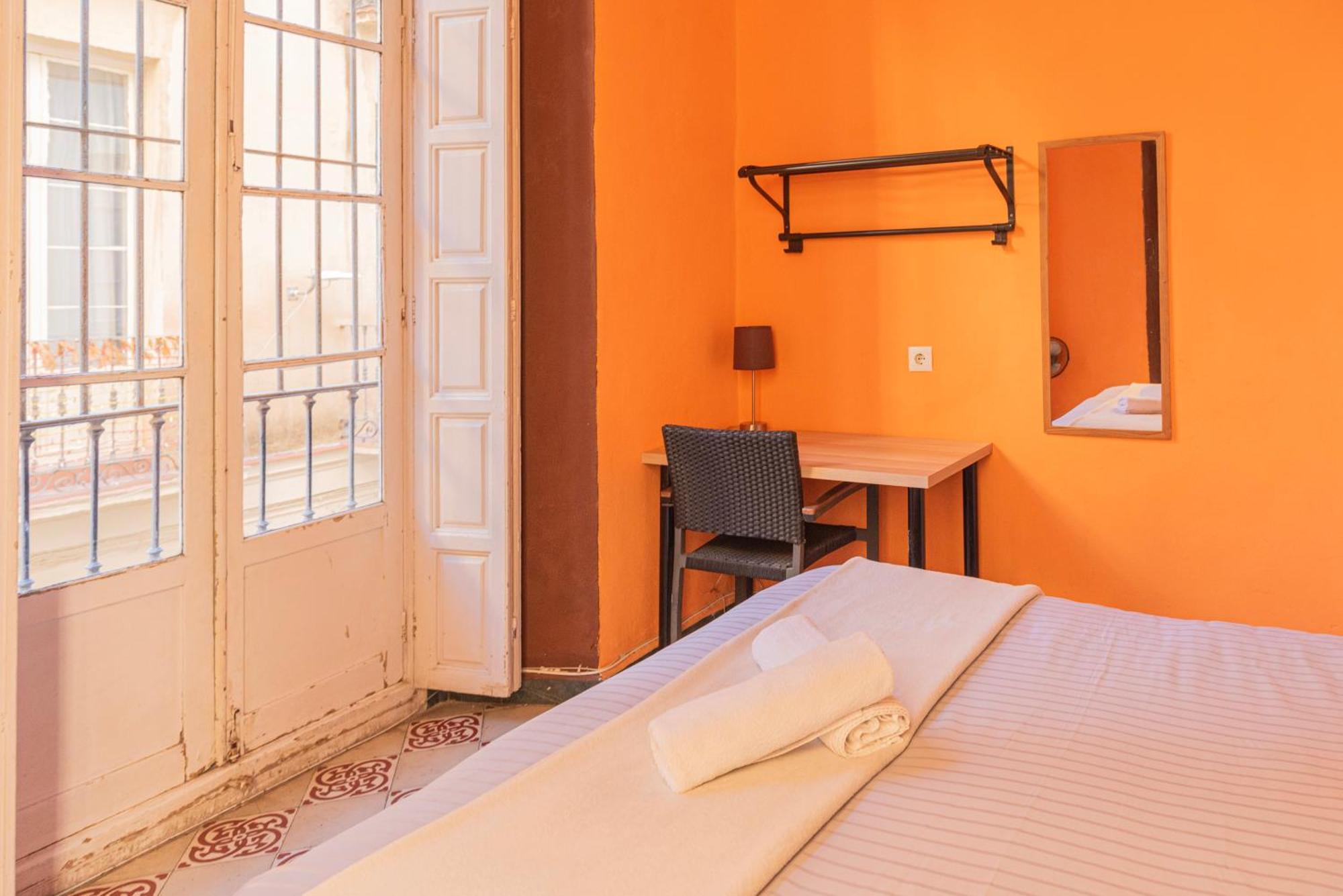 Private Rooms In Historic Building On The Square Màlaga Exteriér fotografie