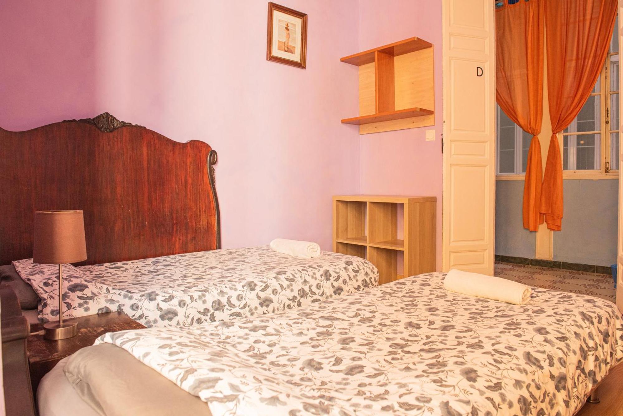Private Rooms In Historic Building On The Square Màlaga Exteriér fotografie